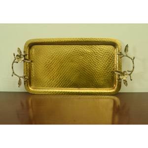 Bandeja de servicio de latón en tonos cálidos con logotipo personalizable al por mayor, que agrega un toque real a las mesas de comedor. - Product Image 5