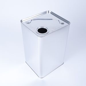 Solution de nettoyage industrielle à base de perchloroéthylène pour les applications d'entretien des tissus, avec emballage de qualité et prêt à l'exportation - Product Image 1