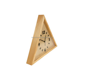 Horloge murale triangulaire en bois de style Art déco moderne, faite à la main, de luxe, pour la décoration de mariage, de maison, de bureau ou de salon - Product Image 2