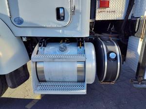 Camion tracteur poids lourd 6x4 diesel, tête de semi-remorque 10 roues, pour le transport logistique de charges lourdes - Product Image 6