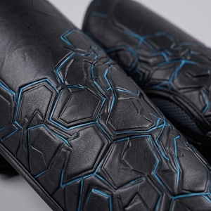 Nouvelles protège-tibias modèle 2026 noir et or avec boucle élastique réglable pour la boxe – Équipement de protection pour adultes avec protège-tibias - Product Image 6