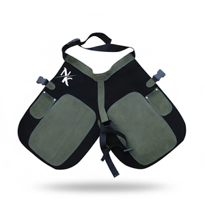 Delantal Quirúrgico Veterinario Ajustable con Bolsillos para Herramientas, Diseño Duradero en Negro y Verde para Cirugía Animal - Product Image 1