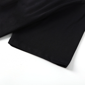 Camiseta Ringer Premium de Algodón Negro para Hombre |   Bordado Chenille con Letras Griegas Personalizadas y Dobladillo Curvo |   Ropa Griega OEM, Ropa Urbana - Product Image 5