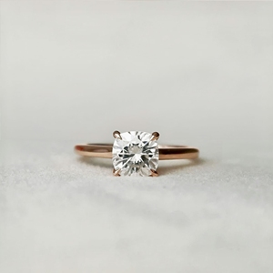 Anillo de Compromiso Solitario con Corte Cojín y Halo Oculto, Diamante Cultivado en Laboratorio con Certificación IGI, Plata de Ley 925, Chapado en Oro Rosa de 10K, para Mujer - Product Image 1