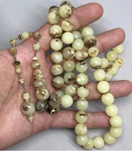 ลูกประคำทรงกลมทำมือจากเรซิ่นสีเบจคลาสสิก หรูหรา เป็นมิตรกับสิ่งแวดล้อม สำหรับงานปาร์ตี้ - Product Image 4