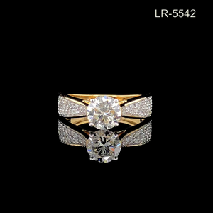 Bague de fiançailles solitaire pavée en diamant de laboratoire de 2,60 carats, certifiée IGI, en or jaune 14K plaqué rhodium, haute joaillerie - Product Image 1