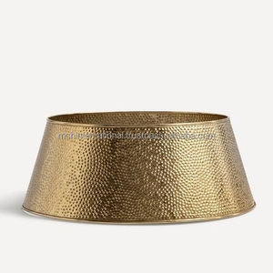 Collier d'arbre tissé en métal doré la touche finale à votre noël moderne avec ce collier d'arbre tissé en métal il évasera légèrement - Product Image 3