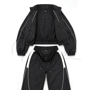 Conjunto deportivo de dos piezas para mujer, estilo streetwear personalizado, cortavientos, largo completo, ligero, de nailon liso. - Product Image 5