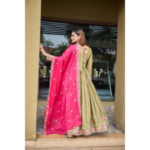 Robe de soirée élégante et magnifique avec dupatta pour les fêtes - Product Image 4