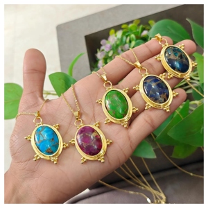 Collier fantaisie minimaliste plaqué or 18 carats en laiton, design unique et tendance, idéal pour mariage et anniversaire, le plus vendu en gros - Product Image 6