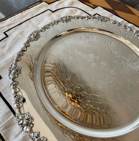 Assiette de présentation élégante en métal argenté pour la décoration de table, plateau de service pour mariages et événements, vaisselle