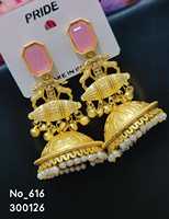Boucles d'oreilles pendantes géométriques tendance en alliage finition or avec diamants américains et perles pour femmes, idéales pour les soirées et mariages