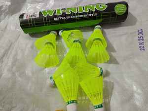 Volante de Bádminton de PVC y Nailon, Ligero, de Nivel Profesional, el Mejor para Torneos - Product Image 2