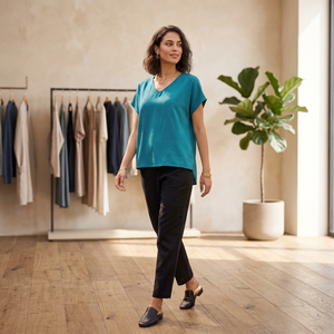 Blusa de Mujer con Cuello en V y Manga Corta, Color Verde Azulado, Corte Holgado, Color Sólido, Informal, Ecológica, Tejida, para Primavera y Verano - Product Image 4