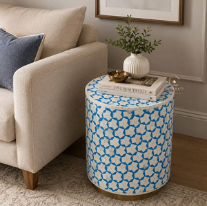 Tabouret décoratif géométrique en os incrusté avec rayures optiques noires et blanches, disponible à prix de gros. - Product Image 5