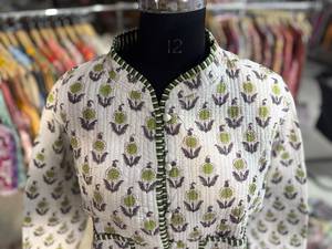 <b>Quilted</b> Cotton <b>Jacket</b> Women Floral <b>Pattern</b> Mandarin Collar Full Sleeve Autumn Regular Length Patch Pocket Woven Fabric GIFT - Product Image 4