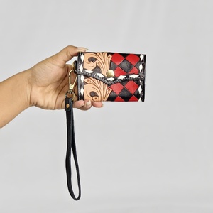 Monedero pequeño con cierre de botón a presión, bordado floral y patrón de diamantes rojos y negros, hecho a mano, para mujer. - Product Image 4