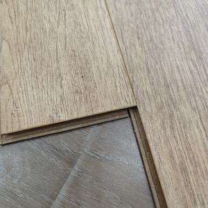 Piso laminado barato de alta textura 8mm 12mm Ac4 Instalación de paso rápido Hdf Mdf Diseños de pisos laminados de madera - Product Image 3