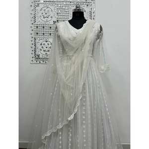 Magnifique robe trapèze et dupatta avec broderies et sequins, taille empire, taille XL, en organza, pour soirée - Product Image 1