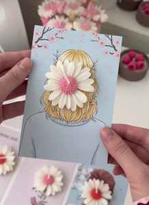 เทียนหอมทำมือจากขี้ผึ้งถั่วเหลือง กลิ่นดอกเดซี่ พร้อมการ์ดส่วนตัว ราคาขายส่ง - Product Image 3