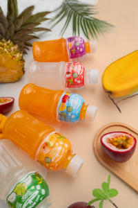 Boisson au jus de fruits SunSmile Vietnam avec Nata de Coco, gelée de noix de coco, bouteille de 320 ml, échantillon gratuit, OEM, fraise, myrtille, mangue, HALAL - Product Image 5