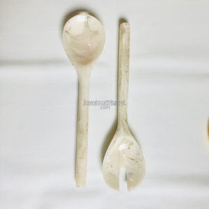 Juego de Servidores de Ensalada de Resina Hechos a Mano Diseño Clásico Estilo Superior Cuchara Tenedor para Sap Colores Verde y Blanco Herramientas de Ensalada Premium - Product Image 4