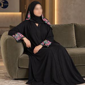Abaya Floral Adornada con Cuentas para Mujer en Gris Carbón con Bordado de Cuentas Rosa Turquesa |   Túnica Fluida y Elegante con Puños Decorativos y Detalles - Product Image 4