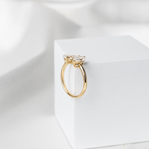 Bague Toi et Moi en or jaune 14 carats avec diamants de laboratoire taille marquise et poire, 2,10 ct, deux pierres, bague de fiançailles minimaliste - Product Image 2