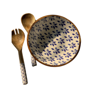Tazón de madera con resina en el interior para servir frutas y sopa con cuchara, ideal para uso en hoteles y catering. - Product Image 2