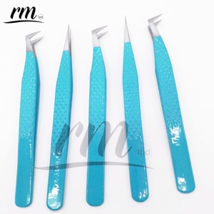 Pinzas de Aislamiento Curvas con Punta de Fibra RMI Professional, 5 Piezas, 45 y 90 Grados, para Extensiones de Pestañas, Color Azul - Product Image 2