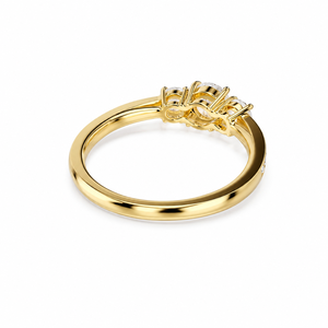 Bague de fiançailles à trois pierres en moissanite, diamant taille ronde, plaqué or jaune 14 carats, pour demande en mariage et mariage - Product Image 3