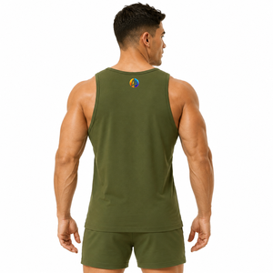 El estilo clásico brinda suavidad y comodidad, y las costuras impecables a la camiseta sin mangas para hombre, con una ligereza ideal para salidas informales y viajes a la playa. - Product Image 3