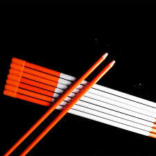เสาเข็มไฟเบอร์กลาสสีเหลืองเขียวส้มน้ำเงินสะท้อนแสงสูง พร้อมเทปสะท้อนแสง ปลายแหลม สำหรับทำเครื่องหมายทางเข้าออก - Product Image 5