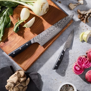 Ensemble de 2 couteaux de cuisine à manches noirs avec lames à motifs argentés et poignées rivetées pour trancher, hacher et préparer les aliments - Product Image 6
