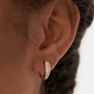 Pendientes de Aro Minimalistas de Oro de 14K con Doble Capa de Diamantes Naturales, Estilo Elegante, Delicados, con Dos Filas de Diamantes de 0.43 Quilates - Product Image 2