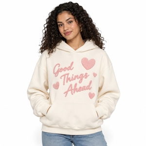 Sweats à capuche tendance pour femmes avec impression en relief de qualité supérieure, tissu confortable, graphismes 3D distinctifs et un style streetwear élégant. - Product Image 1