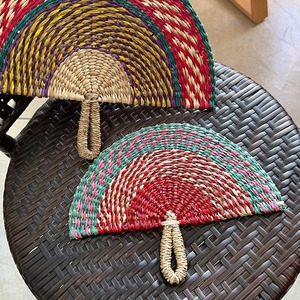 Éventail mural tressé en jonc de mer naturel, style bohème, multicolore, pour décoration de salon, fabriqué au Vietnam, prix de gros abordable - Product Image 6