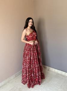 Lehenga Choli Dupatta élégant à une épaule, imprimé floral intégral en polyester, richement orné et à plusieurs panneaux, pour mariage indien, pour filles - Product Image 6