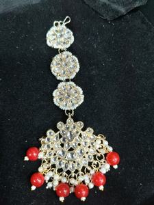 ต่างหูแบบจัมก้าทรงโคมระย้าประดับมุกเทียมเพชรซิร์คอน ชุบทองคุณภาพสูง ทำจากโลหะผสมสังกะสี ดีไซน์แบบดั้งเดิม สีชมพู พร้อมเครื่องประดับศีรษะแบบมงติกก้า - Product Image 2