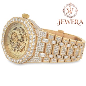 Reloj de Lujo Hip Hop de Acero Inoxidable con Diamantes Moissanite, Esfera Personalizada y Acabado de Joyería Premium Disponible al Mejor Precio - Product Image 1