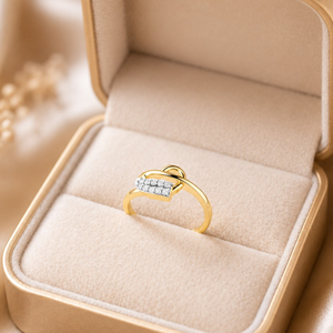 Bague en or jaune 10 carats en forme de cœur avec diamant pour femme |   Bijou de promesse d'amour pour anniversaire, coupe ronde 0,10 TCW, élégant et tendance - Product Image 5