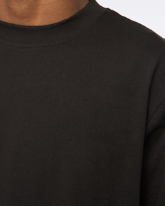 Camiseta de algodón negra para hombre, cuello redondo, manga corta, corte regular, informal, color liso, diseño de punto teñido. - Product Image 4