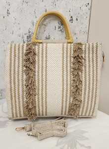 Sac fourre-tout en jacquard tissé à la main avec franges en pompons aux tons terreux et poignées en bois - Product Image 3