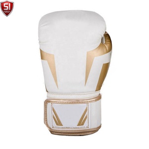 Ensemble de boxe SUMROOS SI : Gants en cuir blanc et or avec sangle de poignet réglable, durables, protecteurs et confortables pour l'entraînement, à lacets - Product Image 2