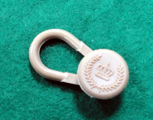 AA0241 Prolongateur de col en plastique, excellent pour la vente en gros, nouveau design, sans plomb, rond, pour chemise - Product Image 2