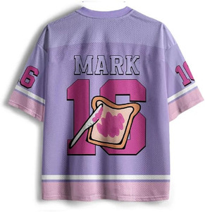 Camiseta deportiva morada extragrande para mujer con estampado gráfico, cuello en V, malla, estilo casual urbano, top con estampado de números - Product Image 3