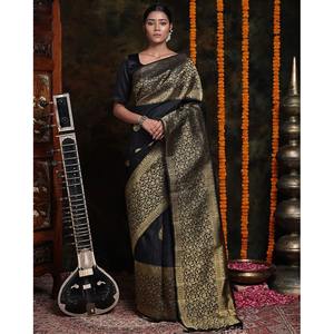 Sari en soie Banarasi de créateur avec travail de tissage double Zari et blouse non cousue Noir - Product Image 1