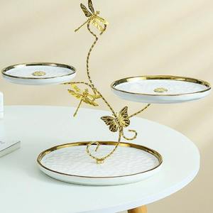 Support à gâteau en métal très demandé pour la présentation de desserts lors de mariages, avec des assiettes rondes, pour l'exportation mondiale depuis l'Inde - Product Image 4