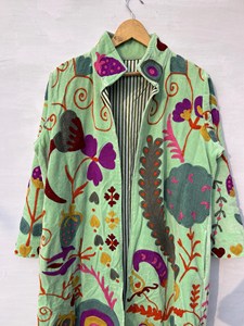 Chaqueta larga vintage de terciopelo verde menta Suzani bordada con diseño floral, manga larga, ropa de abrigo de invierno para mujer - Product Image 6