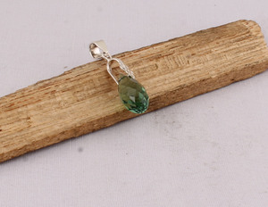 Colgante de Plata de Ley 925 con Engaste de Bisel Vintage, Gema de Cuarzo Peridoto, Joyería Unisex Hecha a Mano, Piedra de Nacimiento de Agosto - Product Image 4